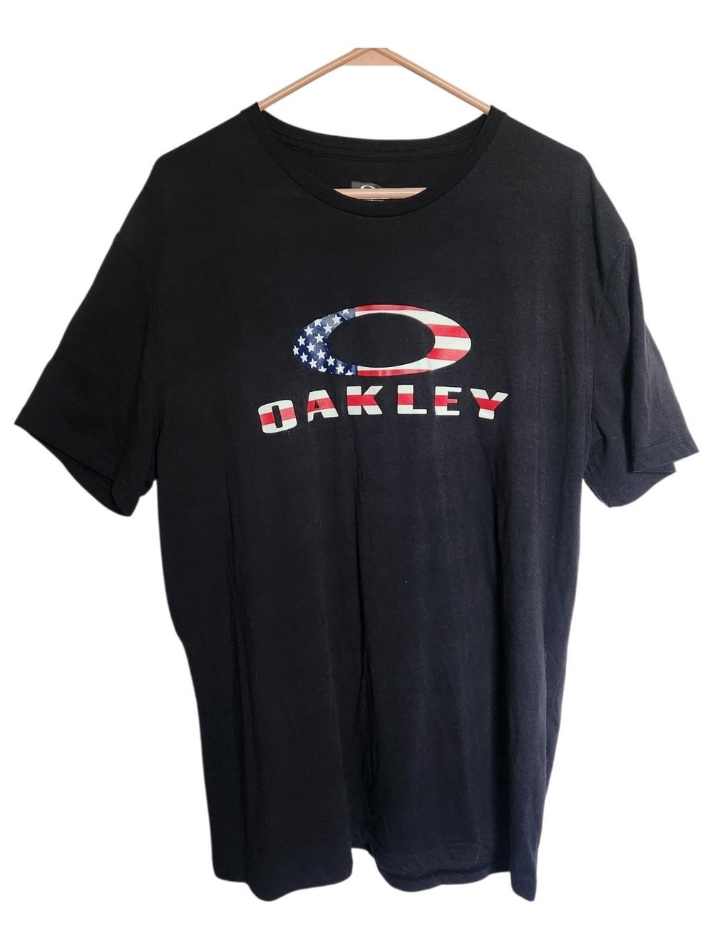 Oakley Black T-Shirt with American Flag Logo Mens XL lightweight